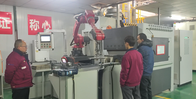 石家庄喷砂机在模具清理中的专业应用