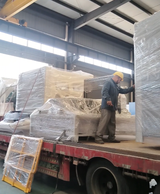 石家庄喷砂机软管易破损？选择与保养技巧